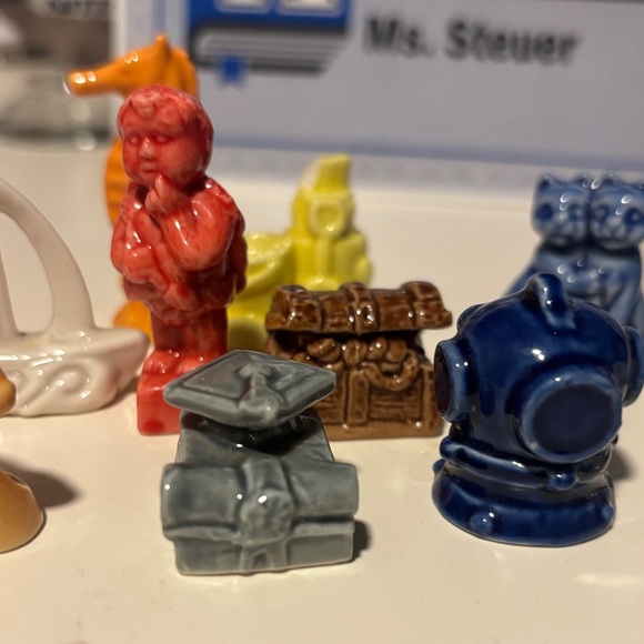 Collectors Item ~ 12 pieces Colorful Miniatures - Picture 2 of 5